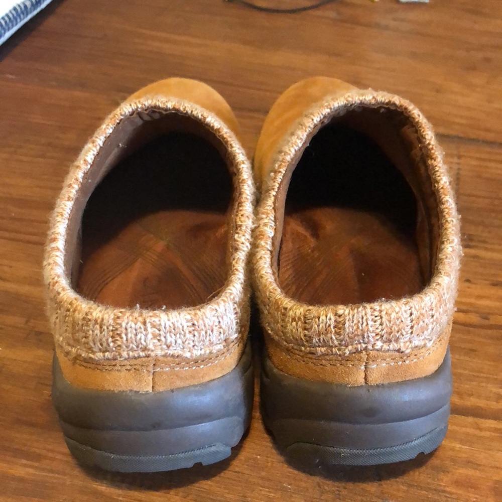 Vionic Arbor Clogs - image 2